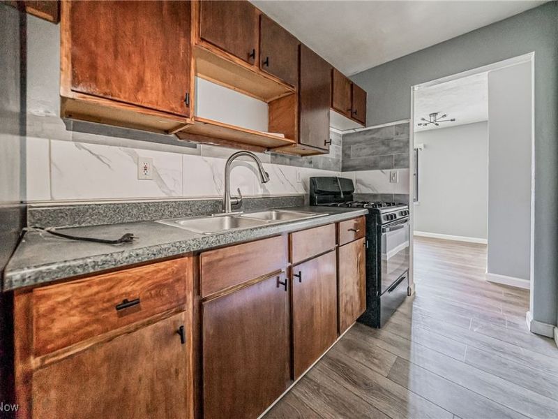 15978 Nelacrest Road, East Cleveland, OH 44112 Photo 9