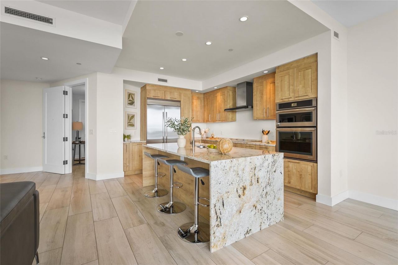 1155 N Gulfstream Avenue, Unit 508, Sarasota, FL 34236 Photo