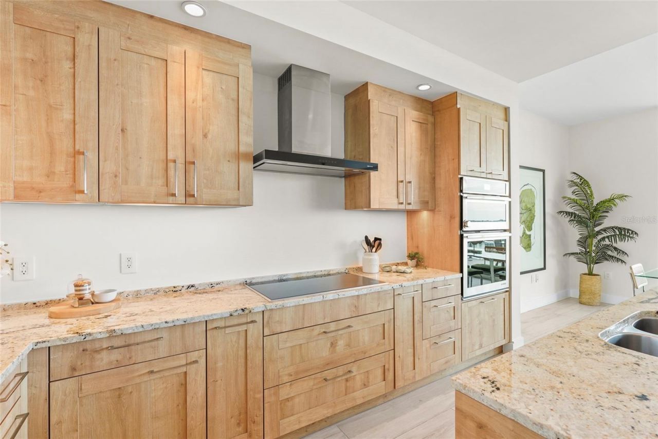 1155 N Gulfstream Avenue, Unit 508, Sarasota, FL 34236 Photo