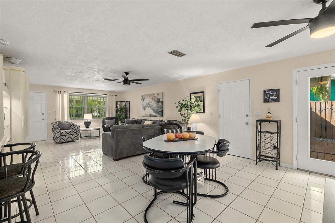 210 Lincoln Avenue, New Smyrna Beach, FL 32169 Photo