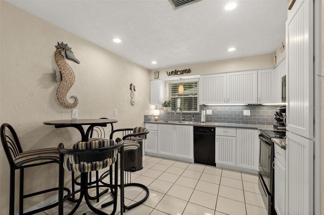 210 Lincoln Avenue, New Smyrna Beach, FL 32169 Photo