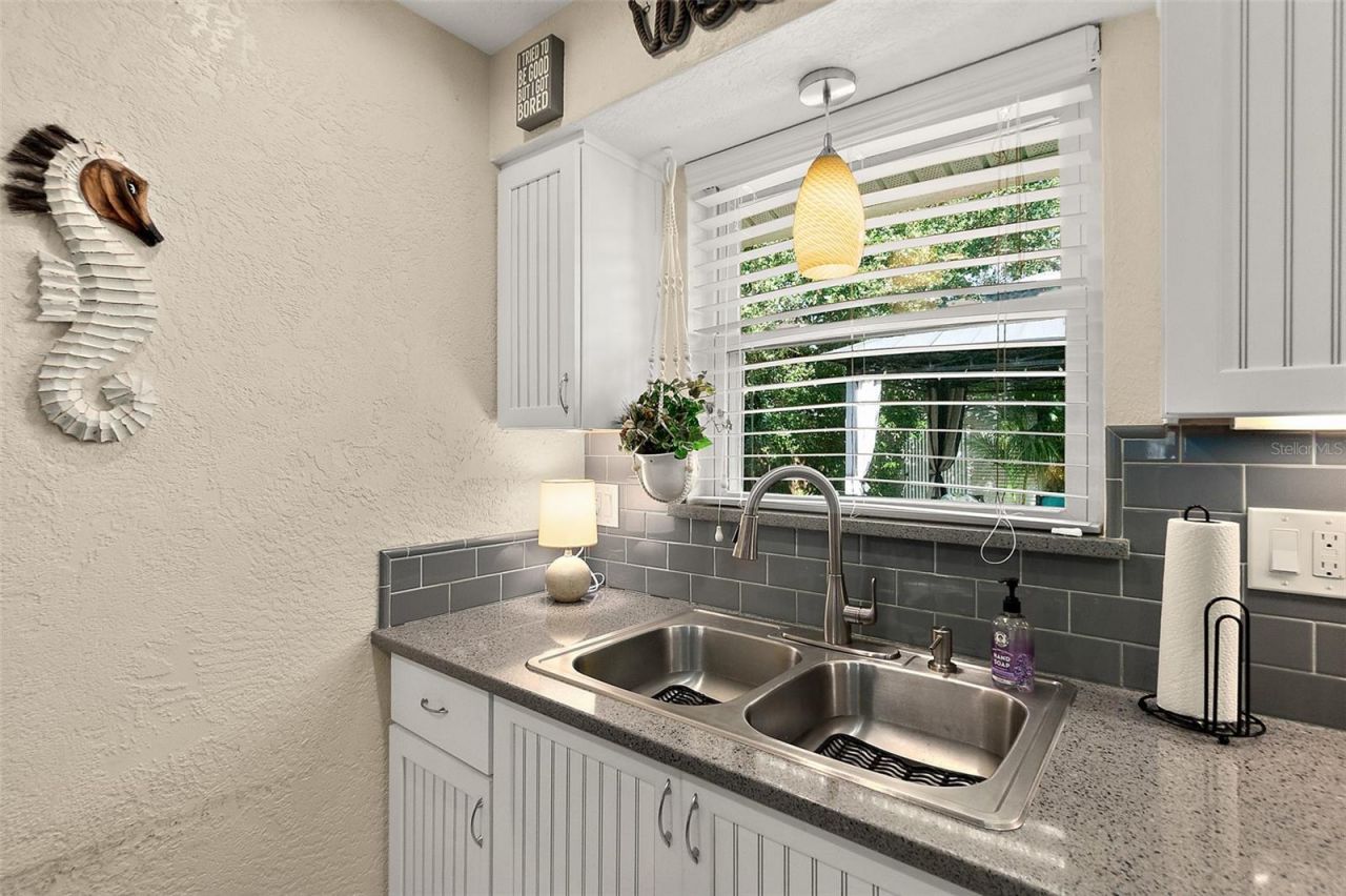 210 Lincoln Avenue, New Smyrna Beach, FL 32169 Photo