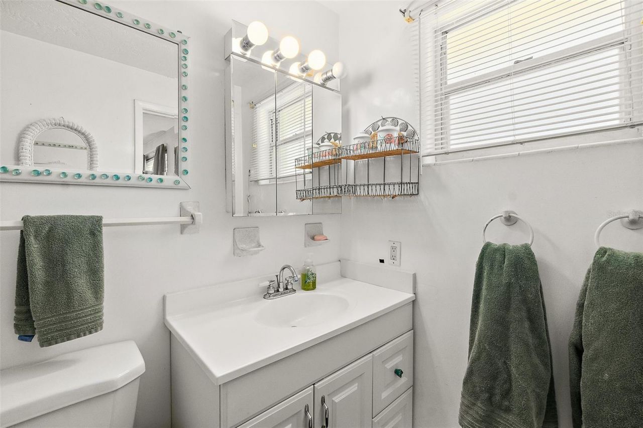 210 Lincoln Avenue, New Smyrna Beach, FL 32169 Photo