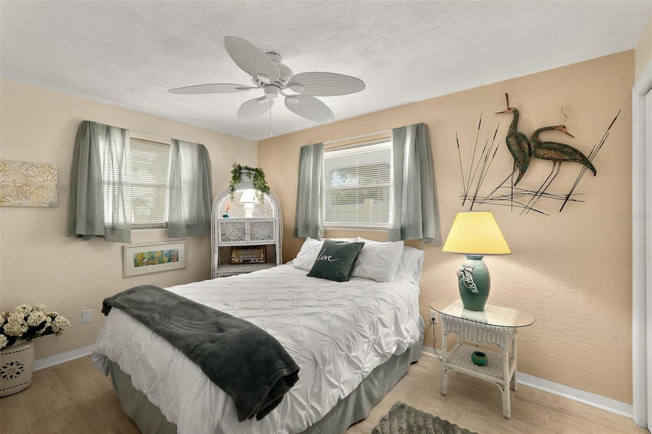 210 Lincoln Avenue, New Smyrna Beach, FL 32169 Photo