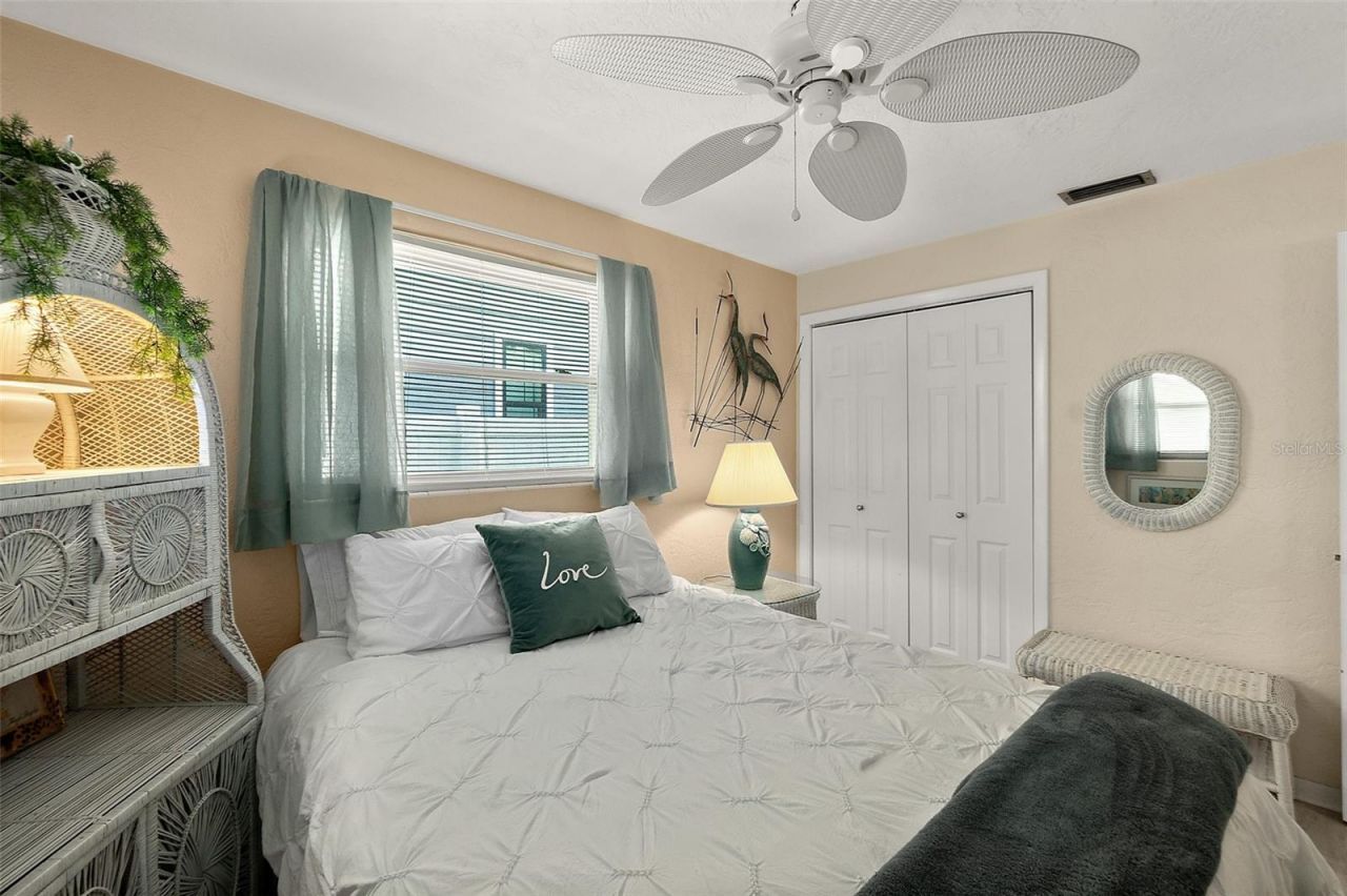 210 Lincoln Avenue, New Smyrna Beach, FL 32169 Photo