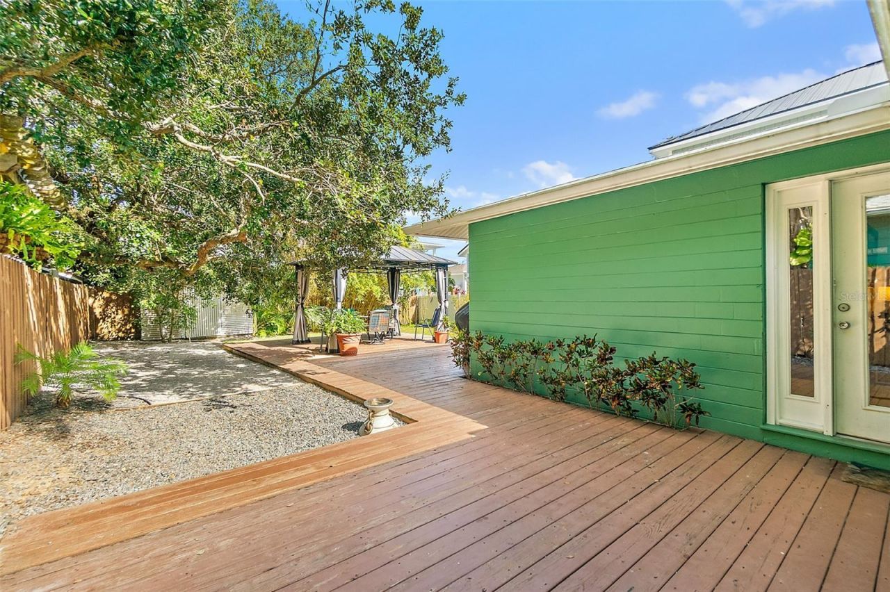 210 Lincoln Avenue, New Smyrna Beach, FL 32169 Photo