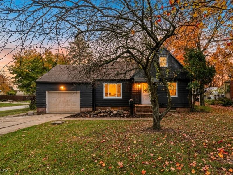 1881 W Pleasant Valley Road, Cleveland, OH 44134 Photo 1