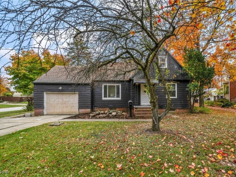 1881 W Pleasant Valley Road, Cleveland, OH 44134 Photo 2