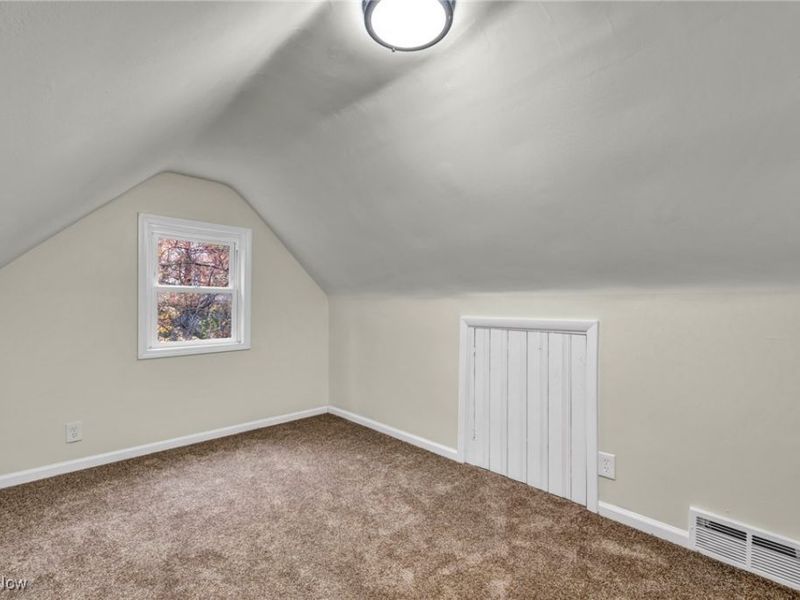 1881 W Pleasant Valley Road, Cleveland, OH 44134 Photo 28