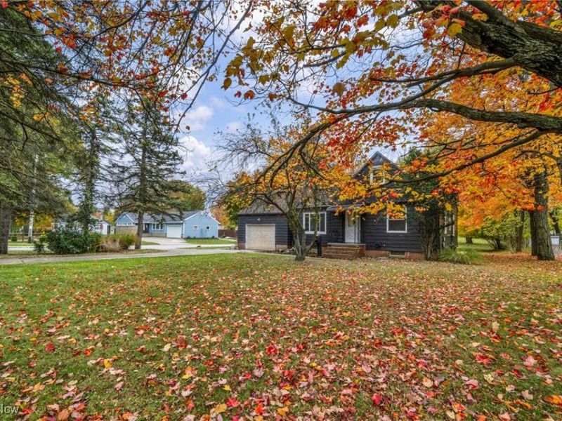 1881 W Pleasant Valley Road, Cleveland, OH 44134 Photo 3