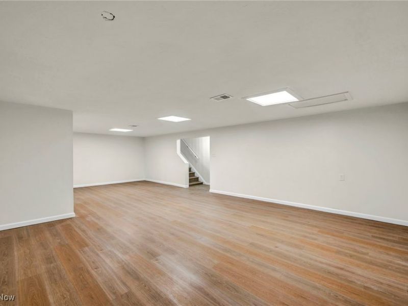 1881 W Pleasant Valley Road, Cleveland, OH 44134 Photo 30