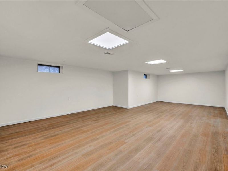 1881 W Pleasant Valley Road, Cleveland, OH 44134 Photo 31