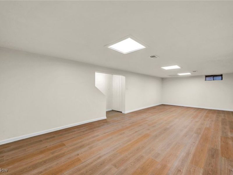 1881 W Pleasant Valley Road, Cleveland, OH 44134 Photo 32