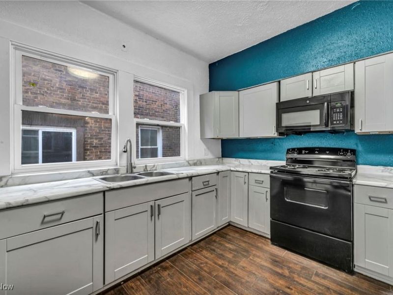 1677 Carlyon Road, East Cleveland, OH 44112 Photo 10