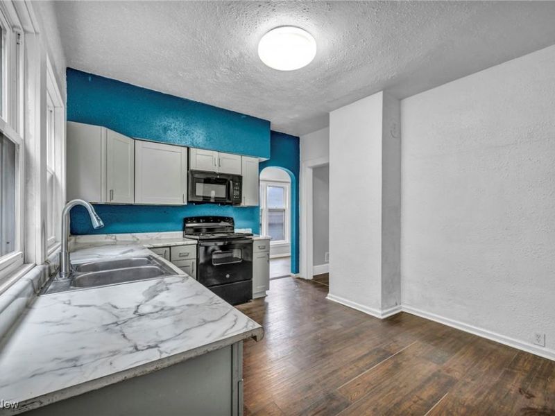 1677 Carlyon Road, East Cleveland, OH 44112 Photo 9