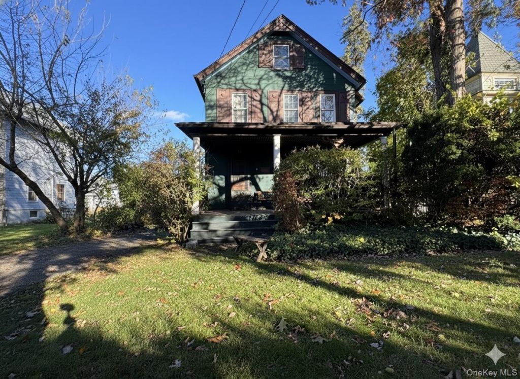 42 Chestnut Street, Glen Cove, NY 11542 Main Photo