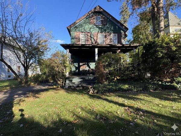 42 Chestnut Street, Glen Cove, NY 11542