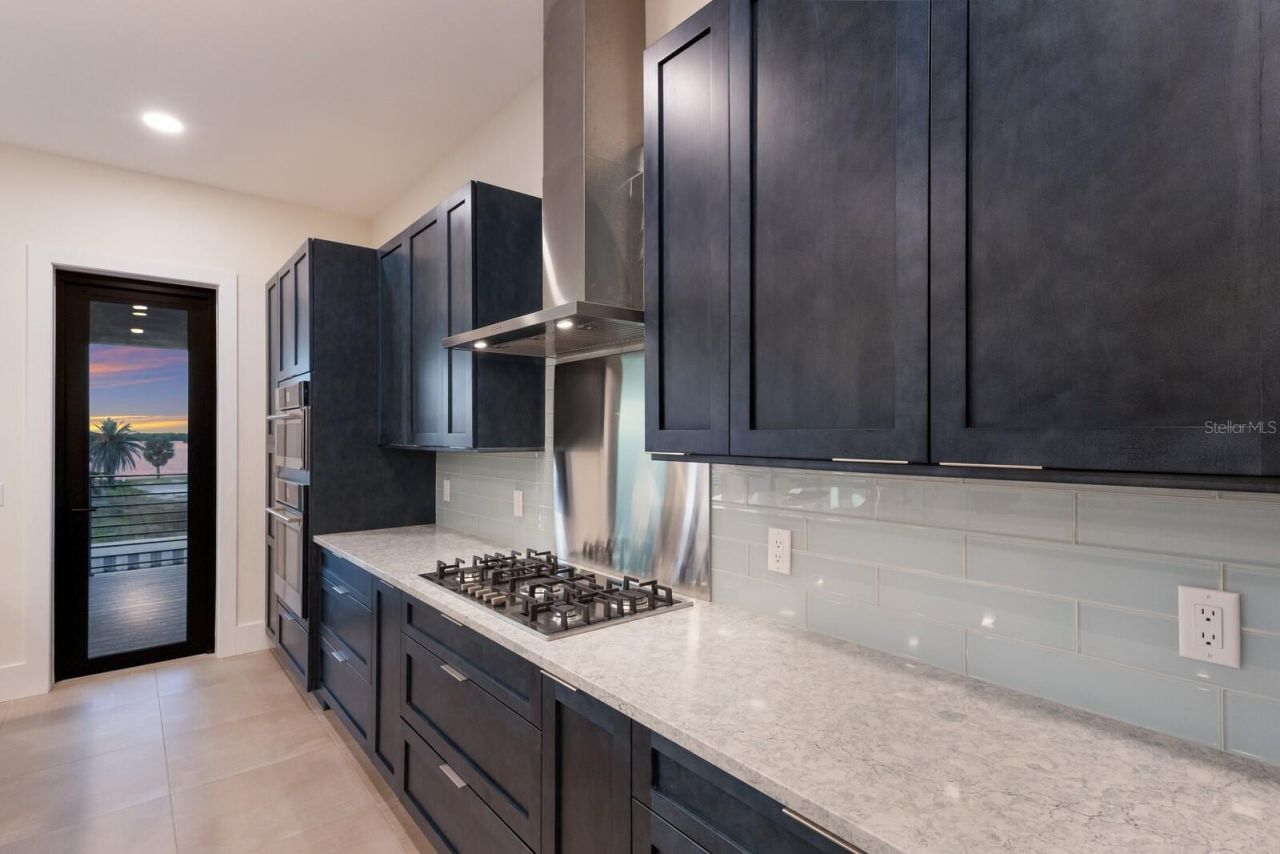 569 Rountree Drive, Longboat Key, FL 34228 Photo