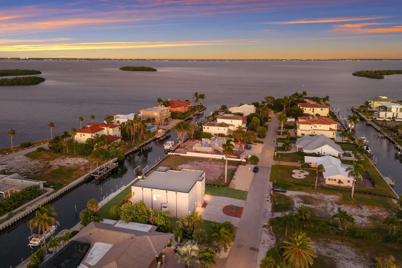 569 Rountree Drive, Longboat Key, FL 34228 Photo