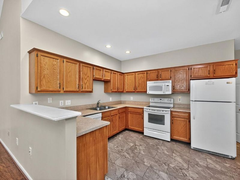 2403 Traverse Creek Drive, Miami Twp, OH 45150 Photo 15