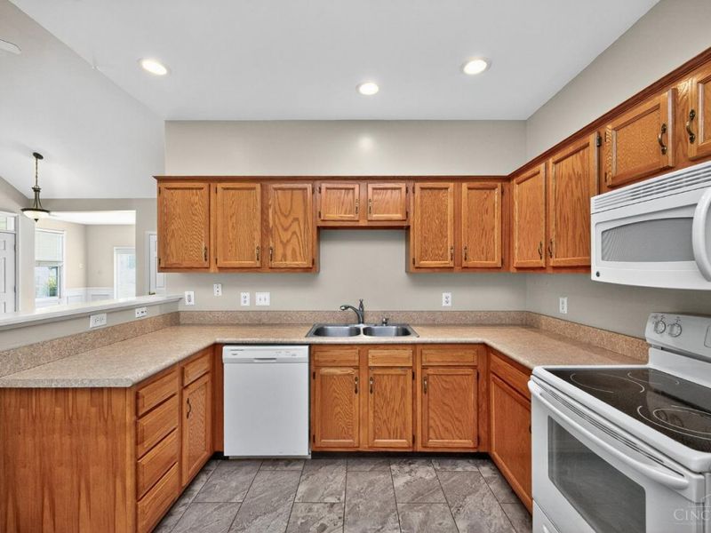 2403 Traverse Creek Drive, Miami Twp, OH 45150 Photo 17