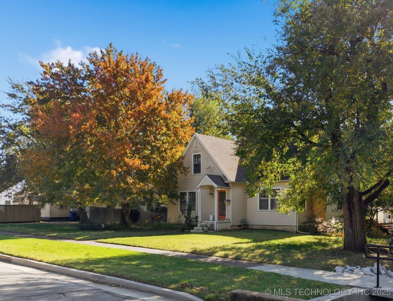 401 E College Street, Broken Arrow, OK 74012 Main Photo