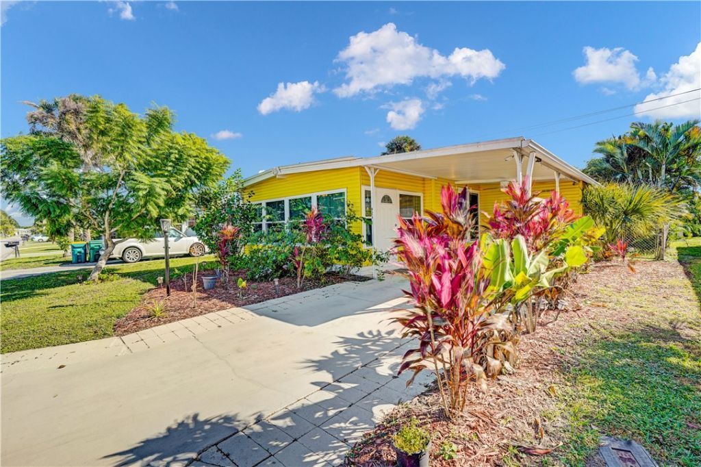 921 Laurel Circle, Sebastian, FL 32976 Photo