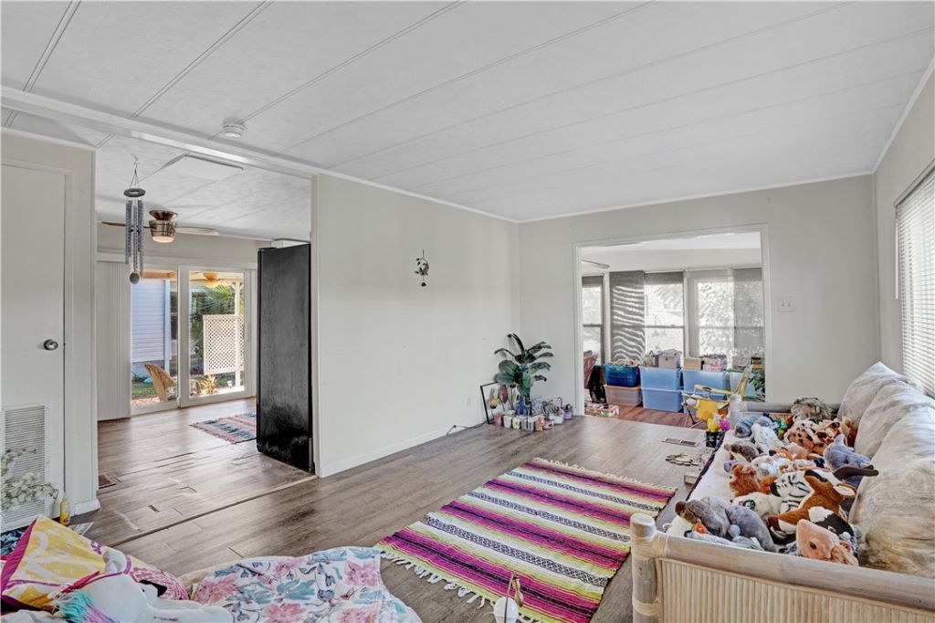 921 Laurel Circle, Sebastian, FL 32976 Photo