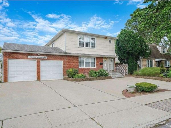 1471 Rosser Avenue, Elmont, NY 11003