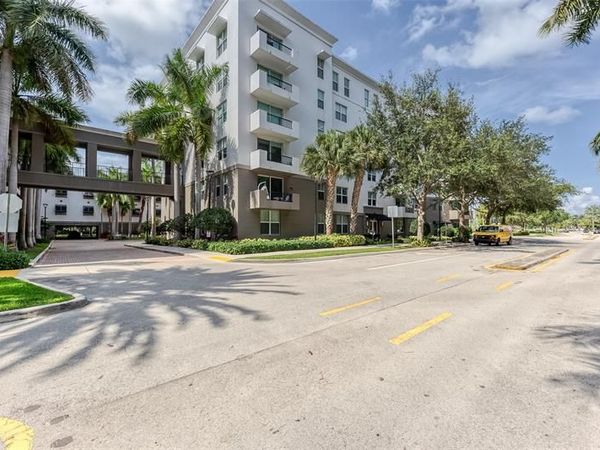 2421 NE 65th St, Unit 209, Fort Lauderdale, FL 33308