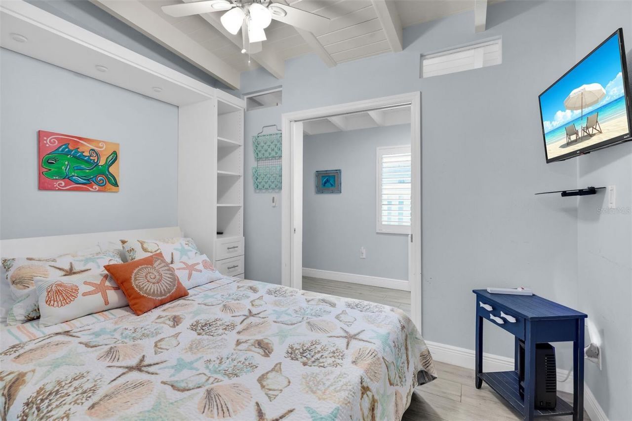 8 Sadowski Causeway, Key Colony Beach, FL 33051 Photo