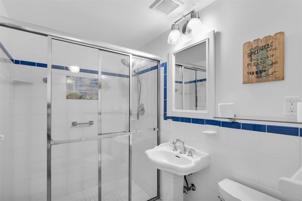 8 Sadowski Causeway, Key Colony Beach, FL 33051 Photo