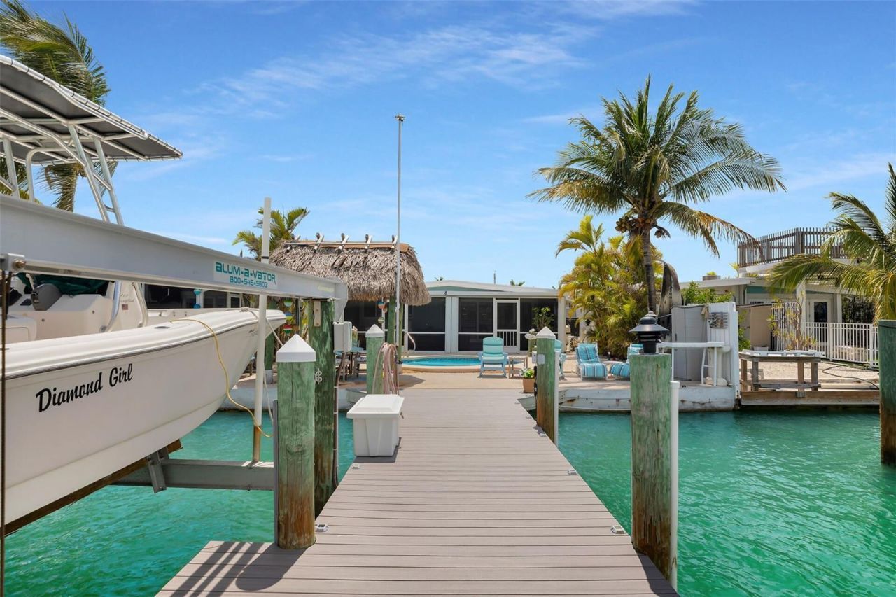 8 Sadowski Causeway, Key Colony Beach, FL 33051 Photo