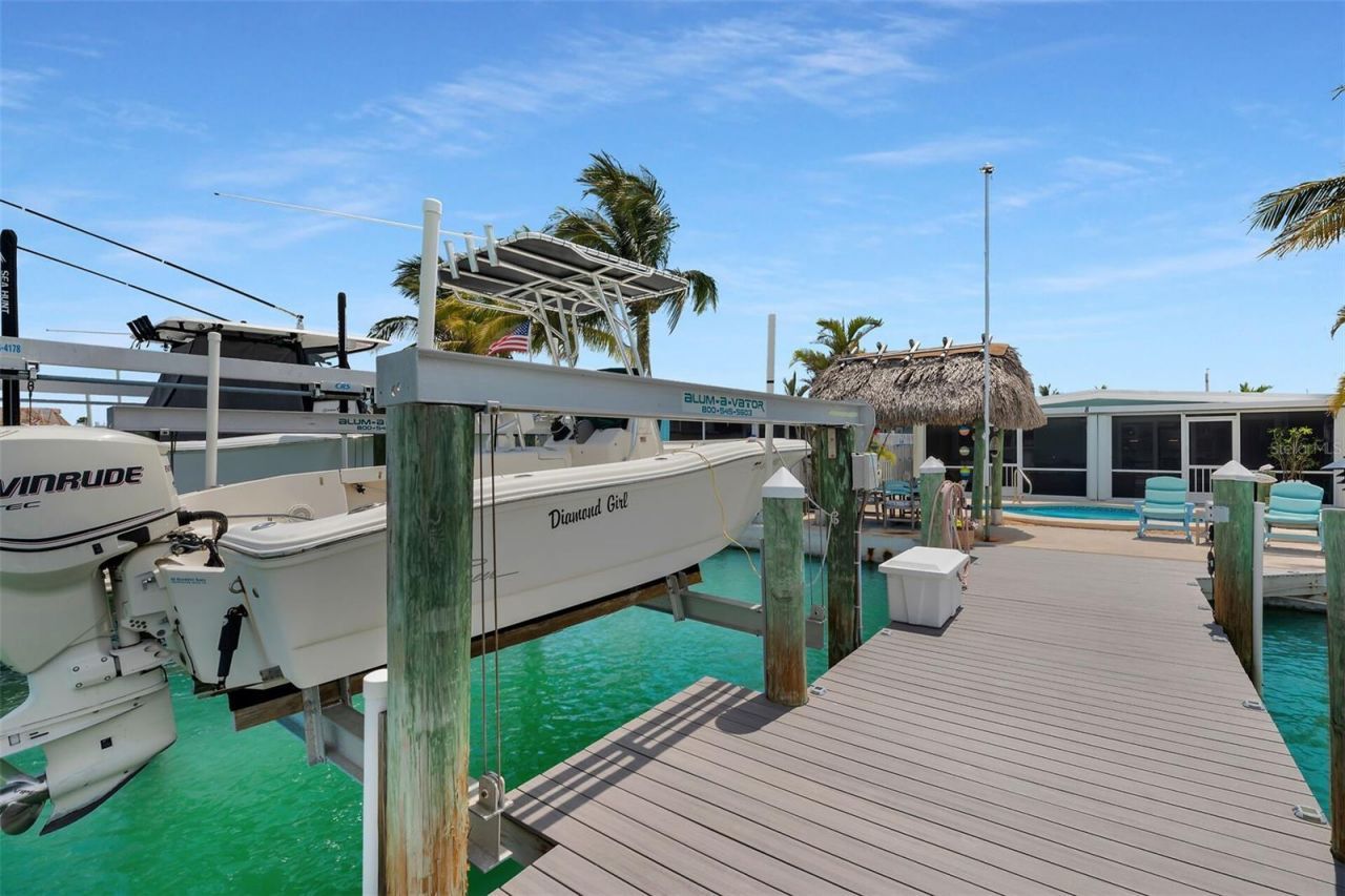 8 Sadowski Causeway, Key Colony Beach, FL 33051 Photo