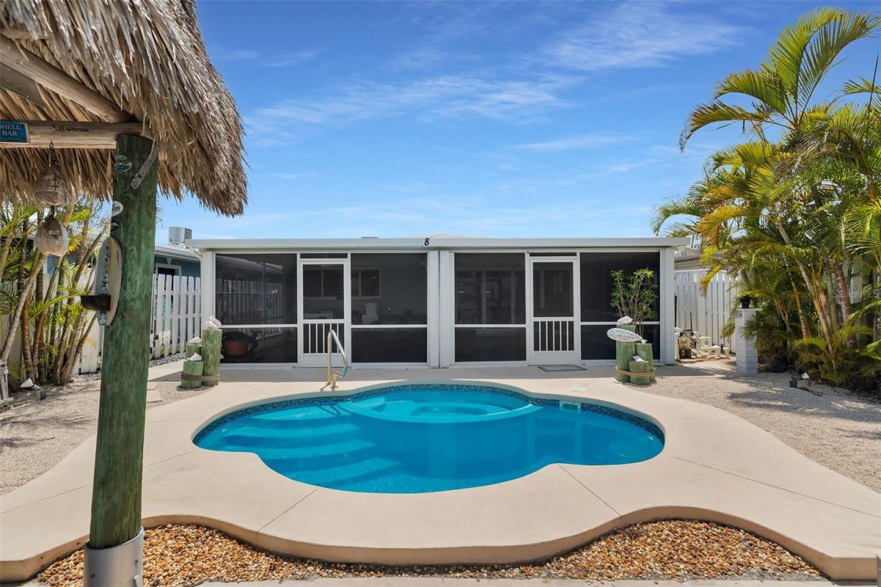 8 Sadowski Causeway, Key Colony Beach, FL 33051 Photo