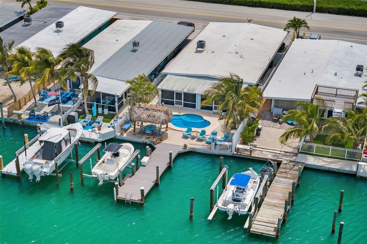 8 Sadowski Causeway, Key Colony Beach, FL 33051 Photo