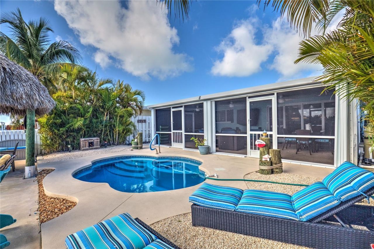 8 Sadowski Causeway, Key Colony Beach, FL 33051 Photo