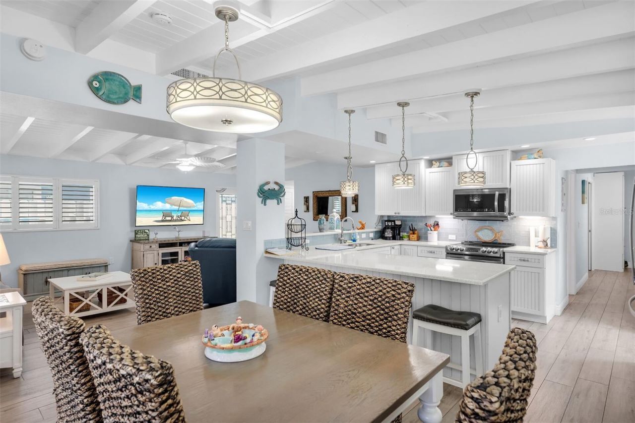 8 Sadowski Causeway, Key Colony Beach, FL 33051 Photo