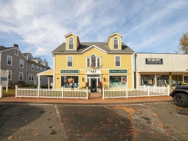 125 Main, Old Saybrook, CT 06475