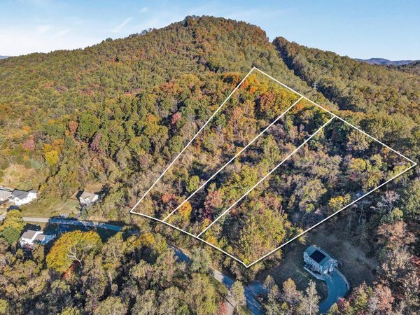 4426 Toddsbury DR, Vinton, VA 24179