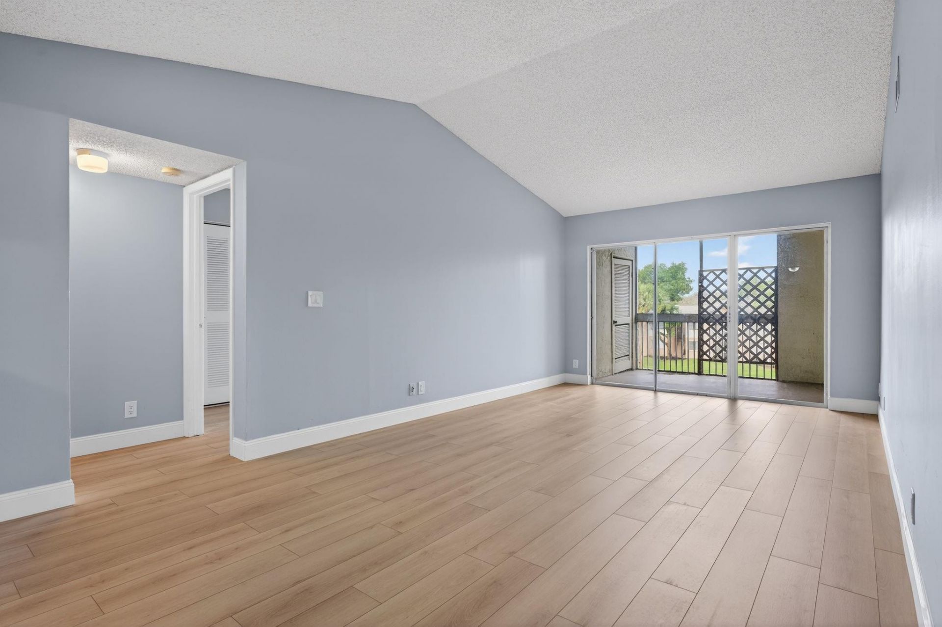 9977 Westview Drive, Unit 136, Coral Springs, FL 33076 Photo