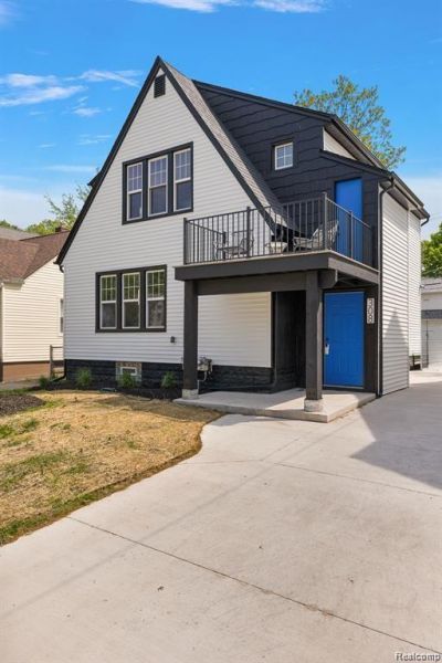 310 E Harry Avenue, Hazel Park, MI 48030 Main Photo