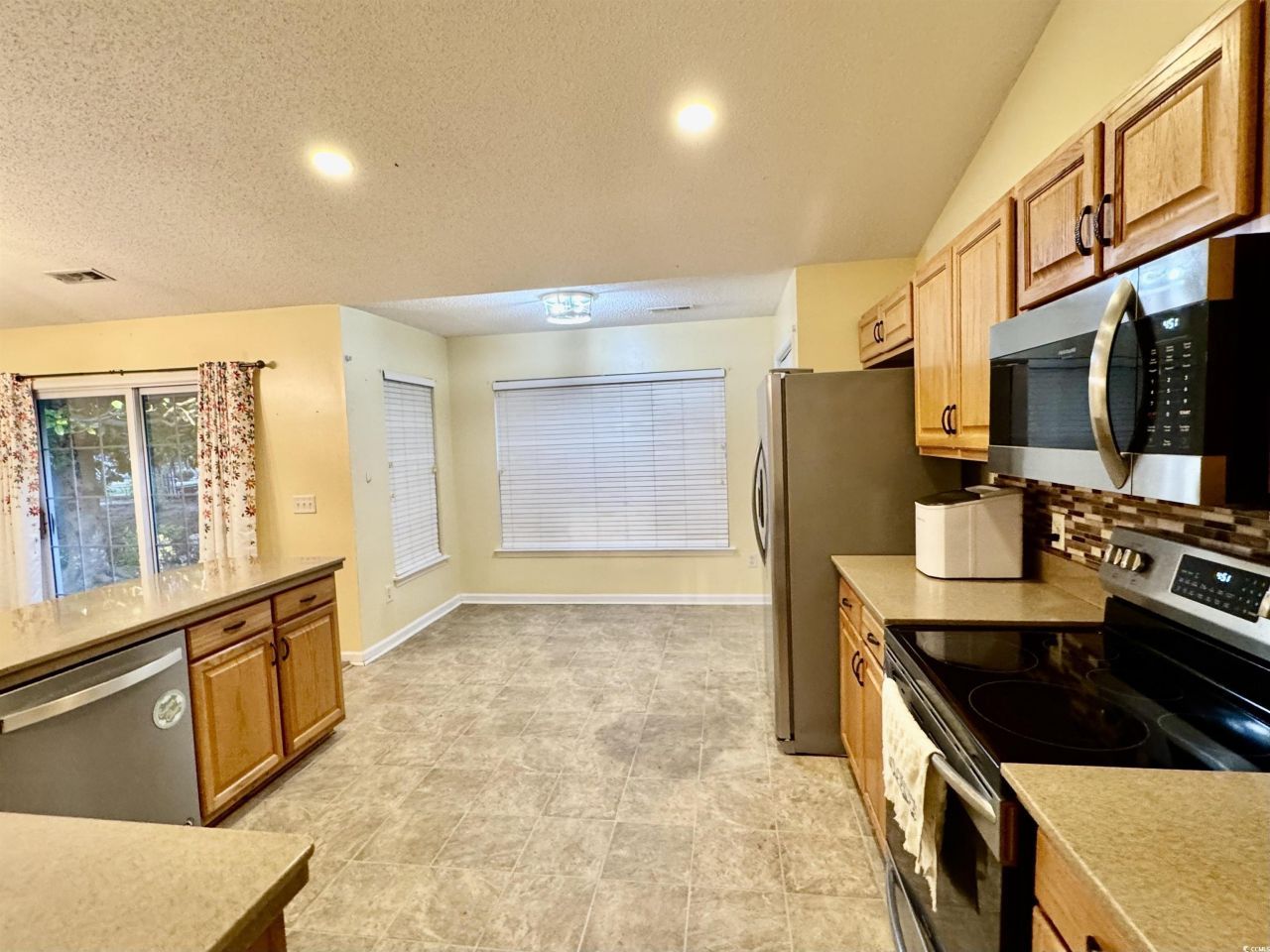 2004 Ocean Way Photo 7