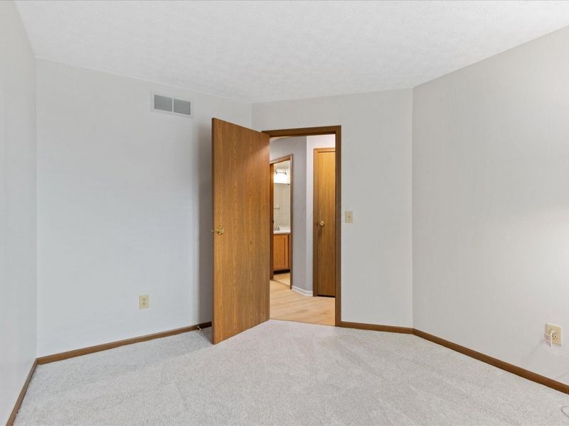 4476 Cliff Ridge Drive, Columbus, OH 43230 Photo 18