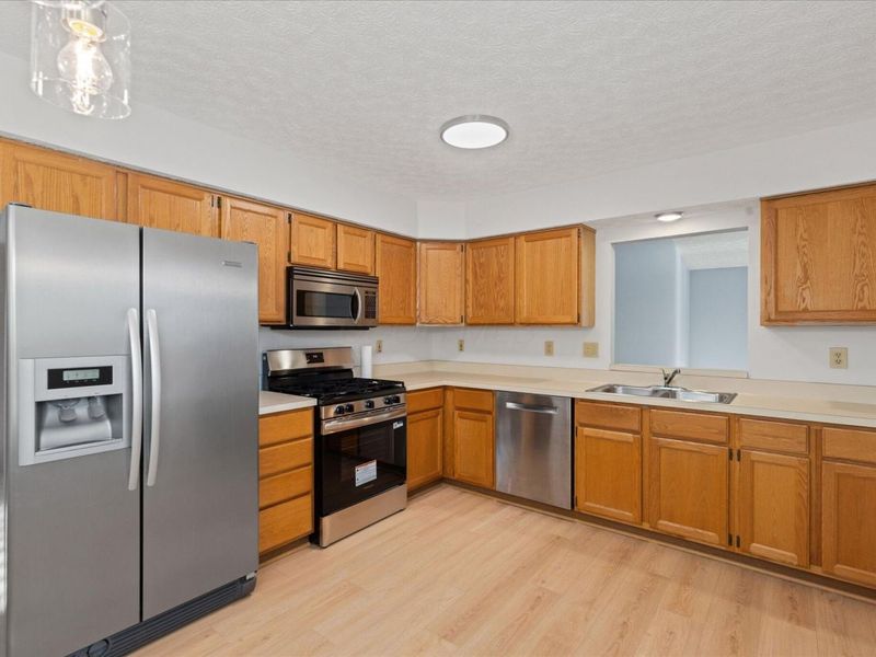 4476 Cliff Ridge Drive, Columbus, OH 43230 Photo 9