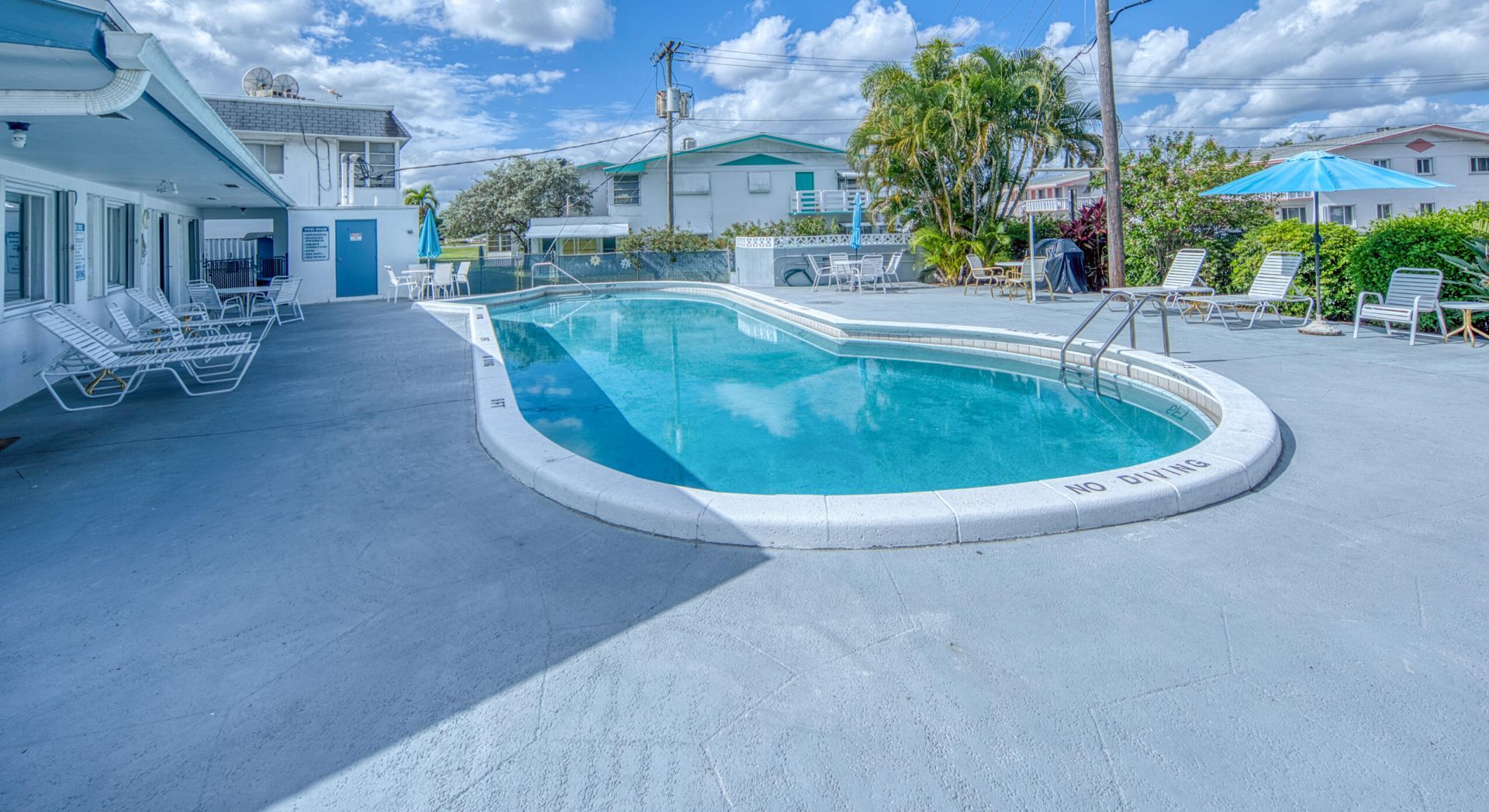 2400 Lake Osborne Drive, Unit 205, Lake Worth Beach, FL 33461 Photo