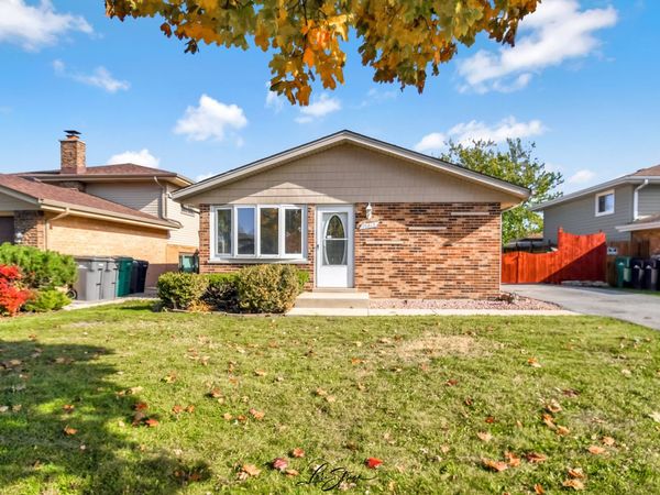 16813 89th Avenue, Orland Hills, IL 60487