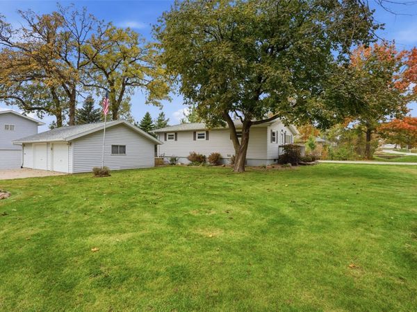 165 Timber Lane, Robins, IA 52328