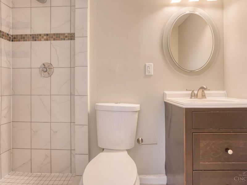 833 W Galbraith Road, Springfield Twp., OH 45231 Photo 10