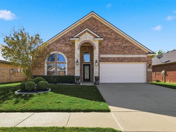 8308 Fall Crest Drive, Fort Worth, TX 76053